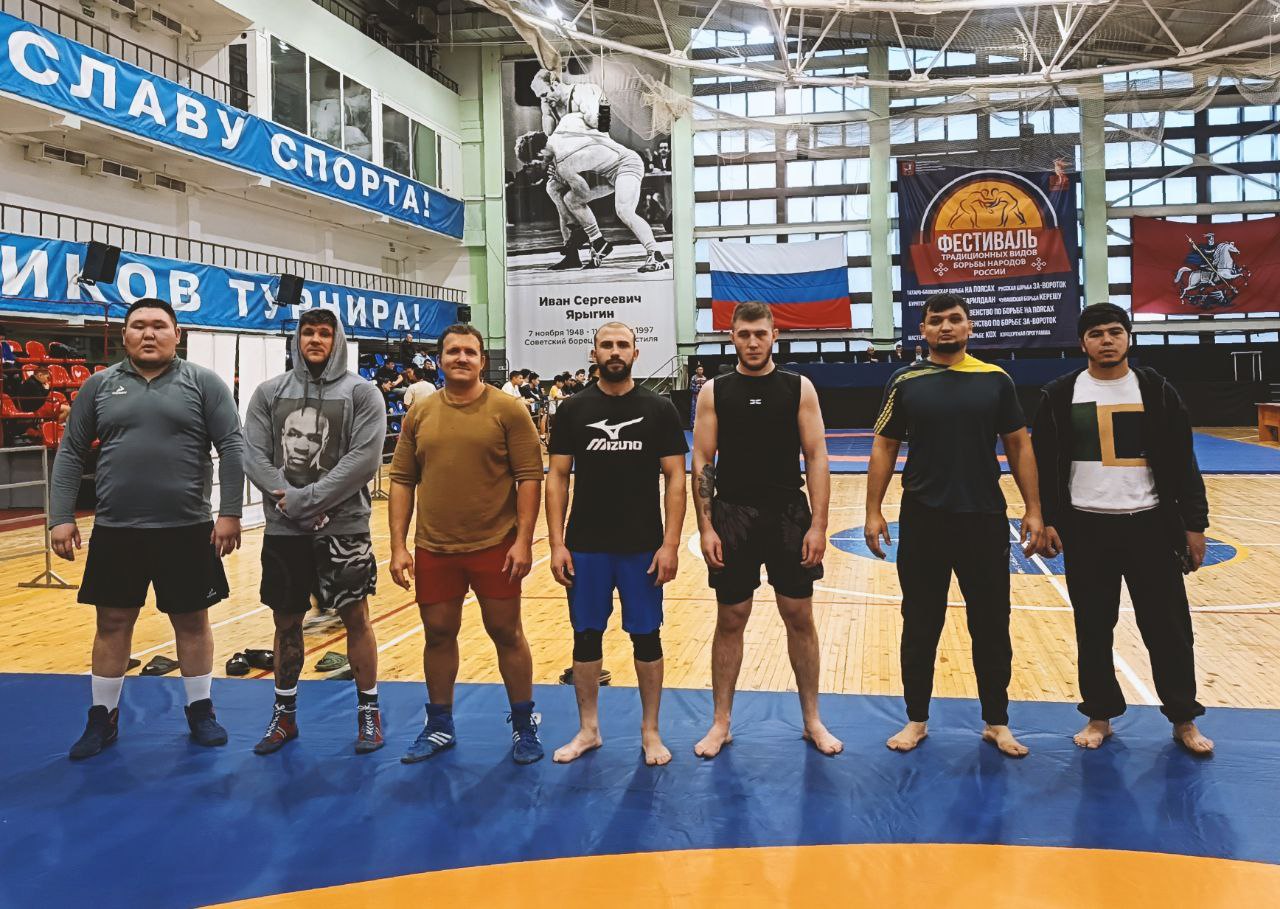 Тувинец Юрий Кызыл-Оол победил в абсолютном первенстве по русской борьбе